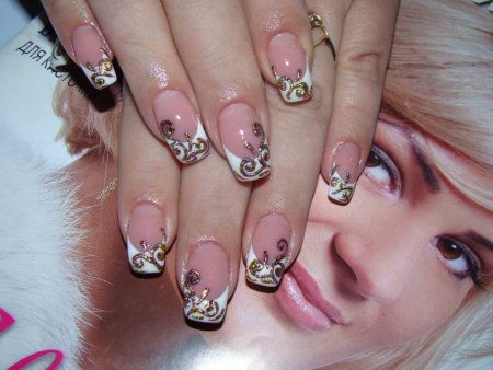 Рисунки на ногтях с блестками