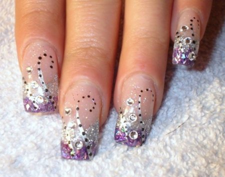 Маникюр на прозрачной основе с рисунком