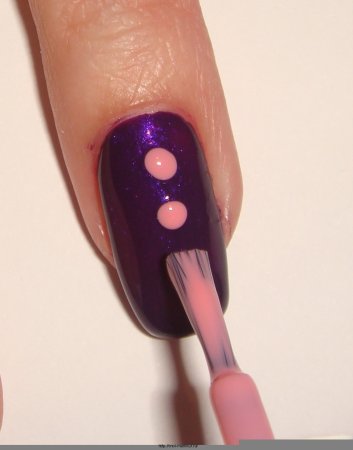 Рисование на ногтях зубочисткой