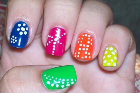 Узоры точками на ногтях для начинающих