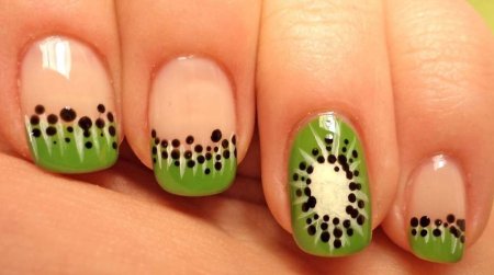 Фрукты на ногтях несложные