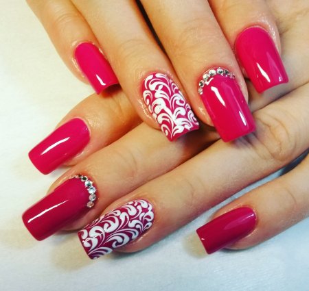Рисунки на ногтях красного цвета