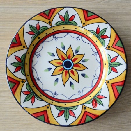 Тарелочки с орнаментом