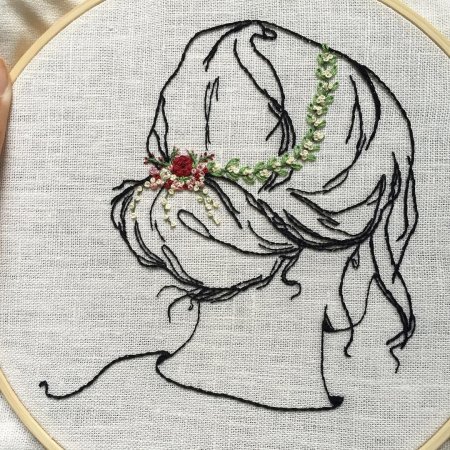 Монохромное контурная вышивка