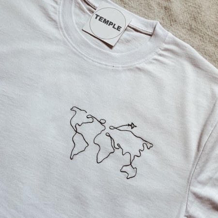 Вышивка на футболке надпись