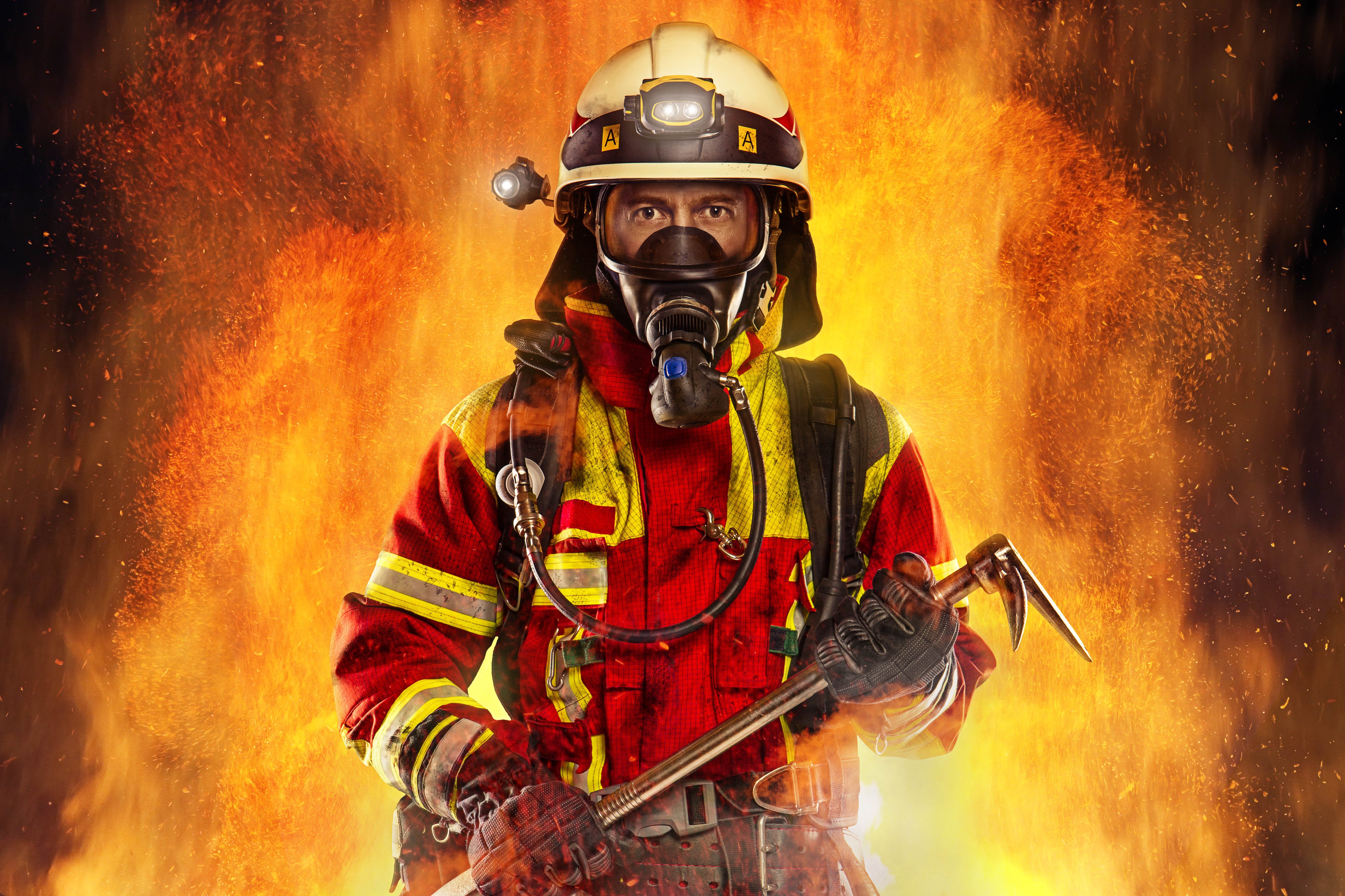 Пожарник википедия. Пожарный. Пожарный картинка. Портрет пожарного. Профессия пожарный.
