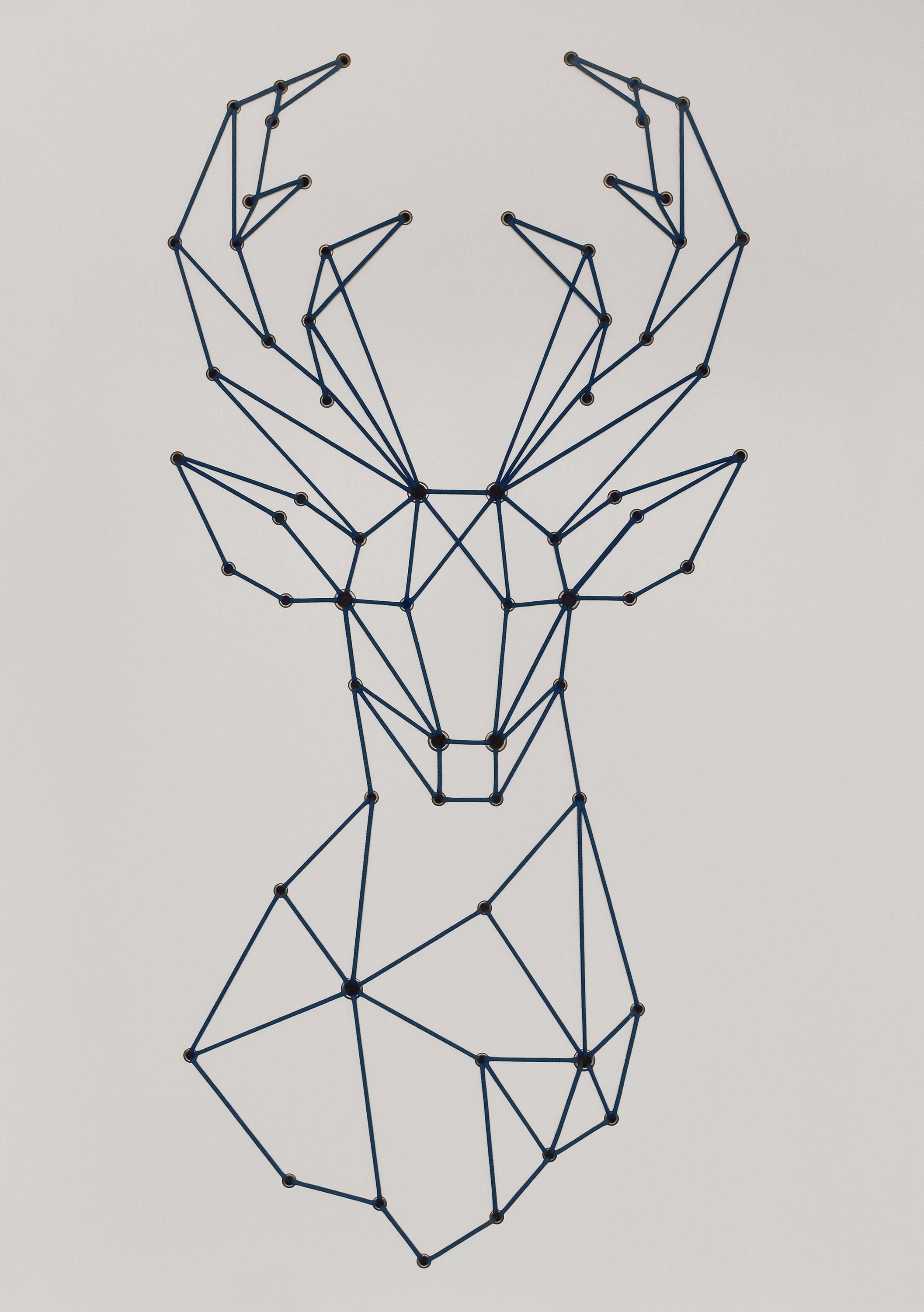 Геометрическая фигура оленя