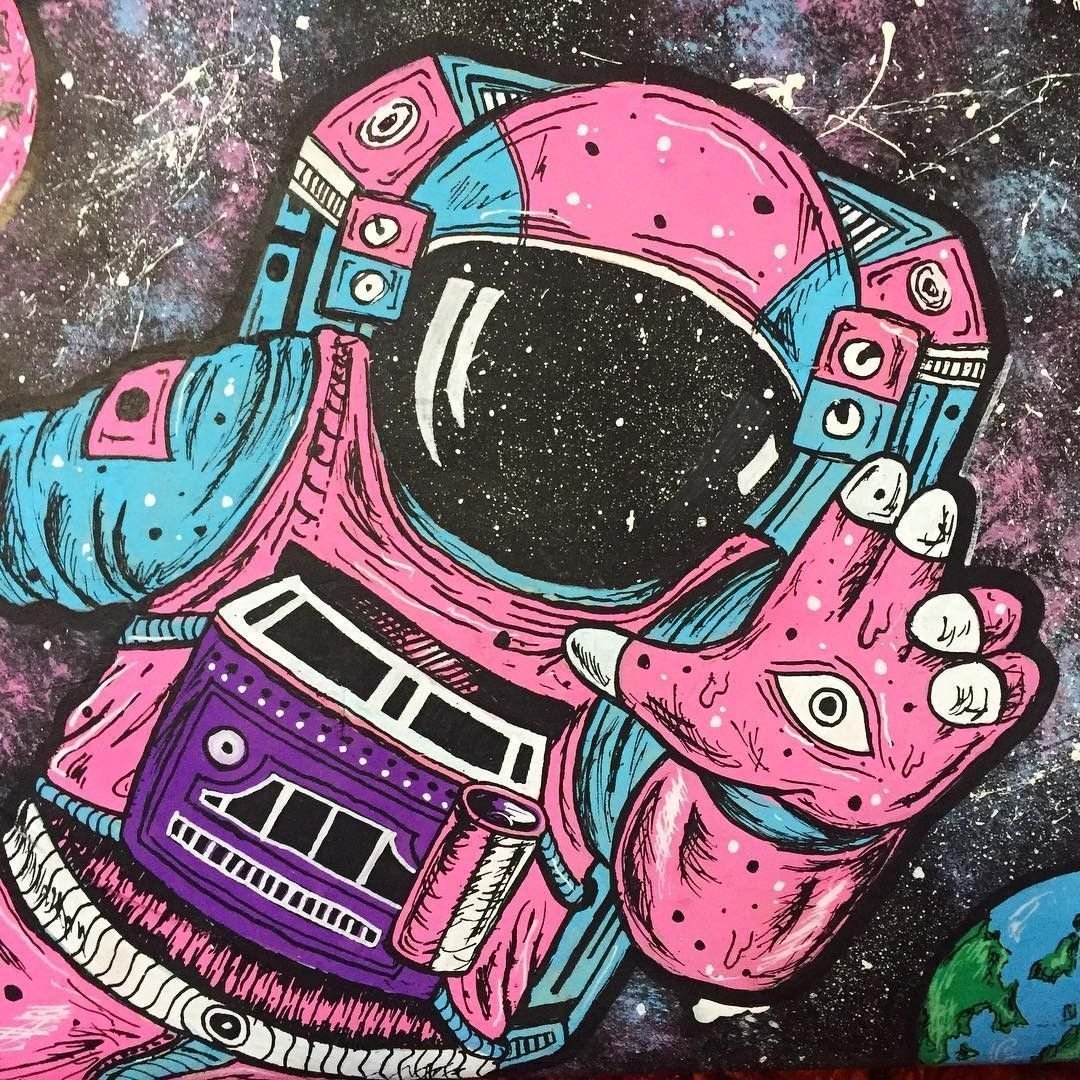 Розовый космонавт