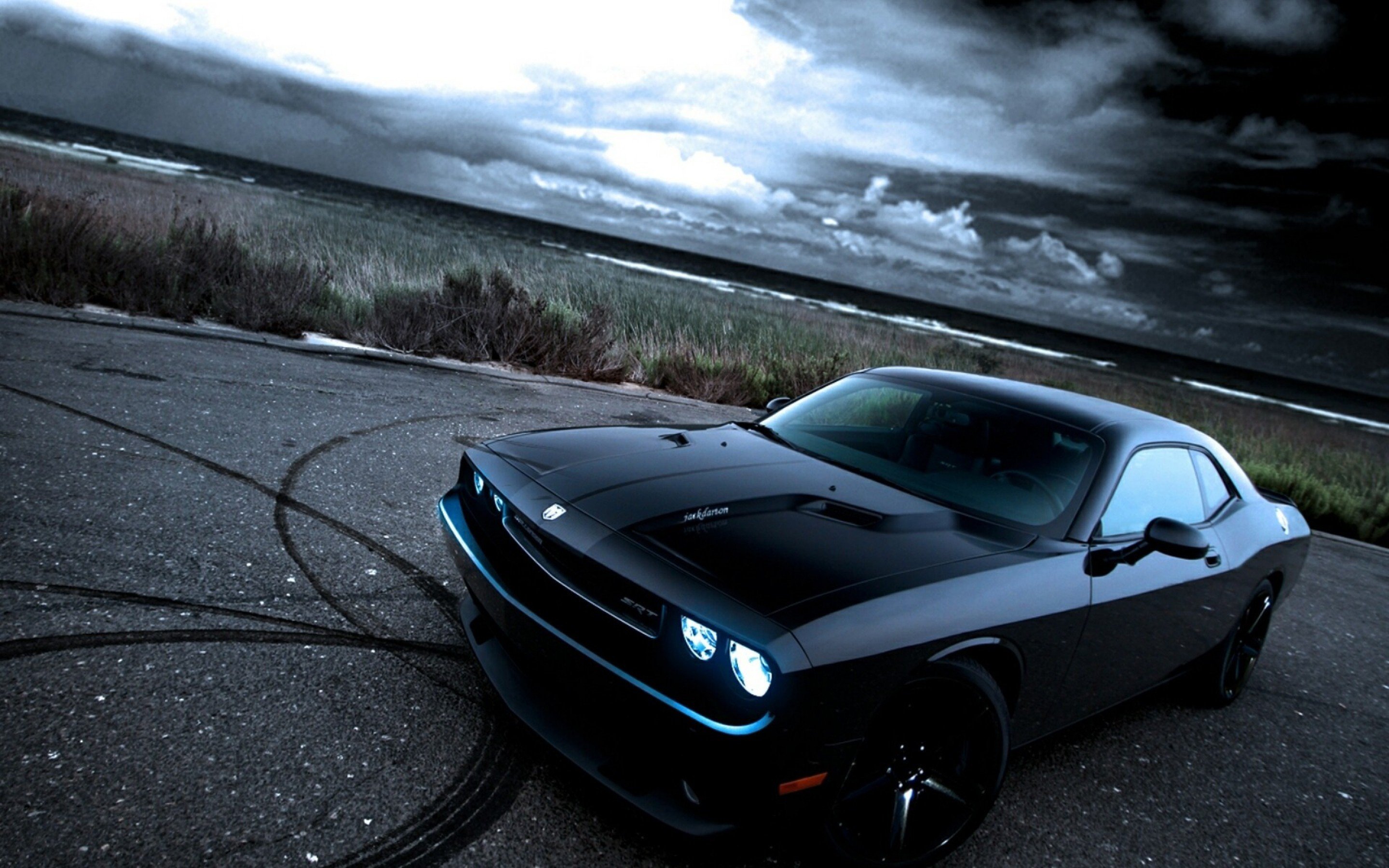 Dodge Challenger черный