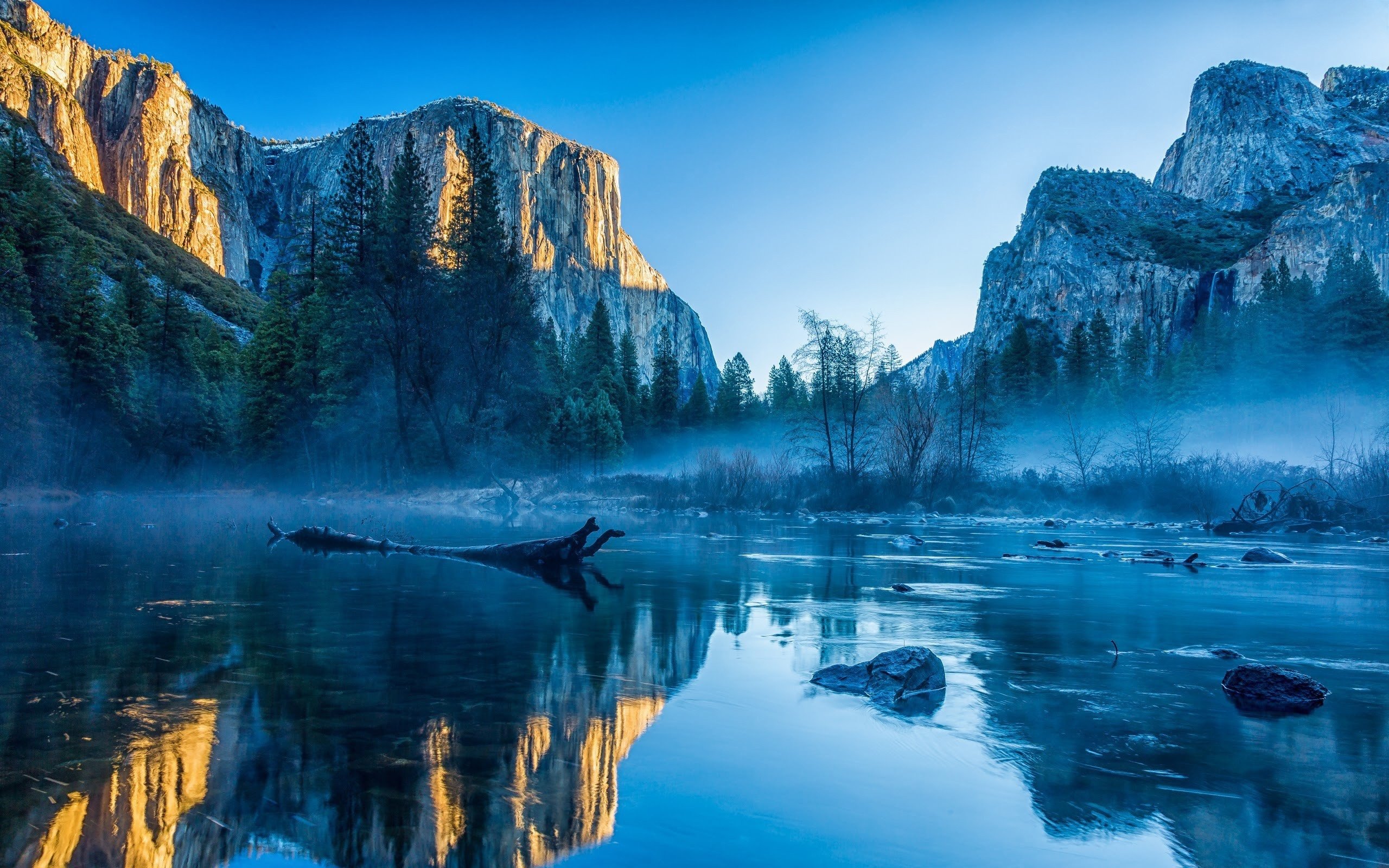 Горы озеро Yosemite National Park