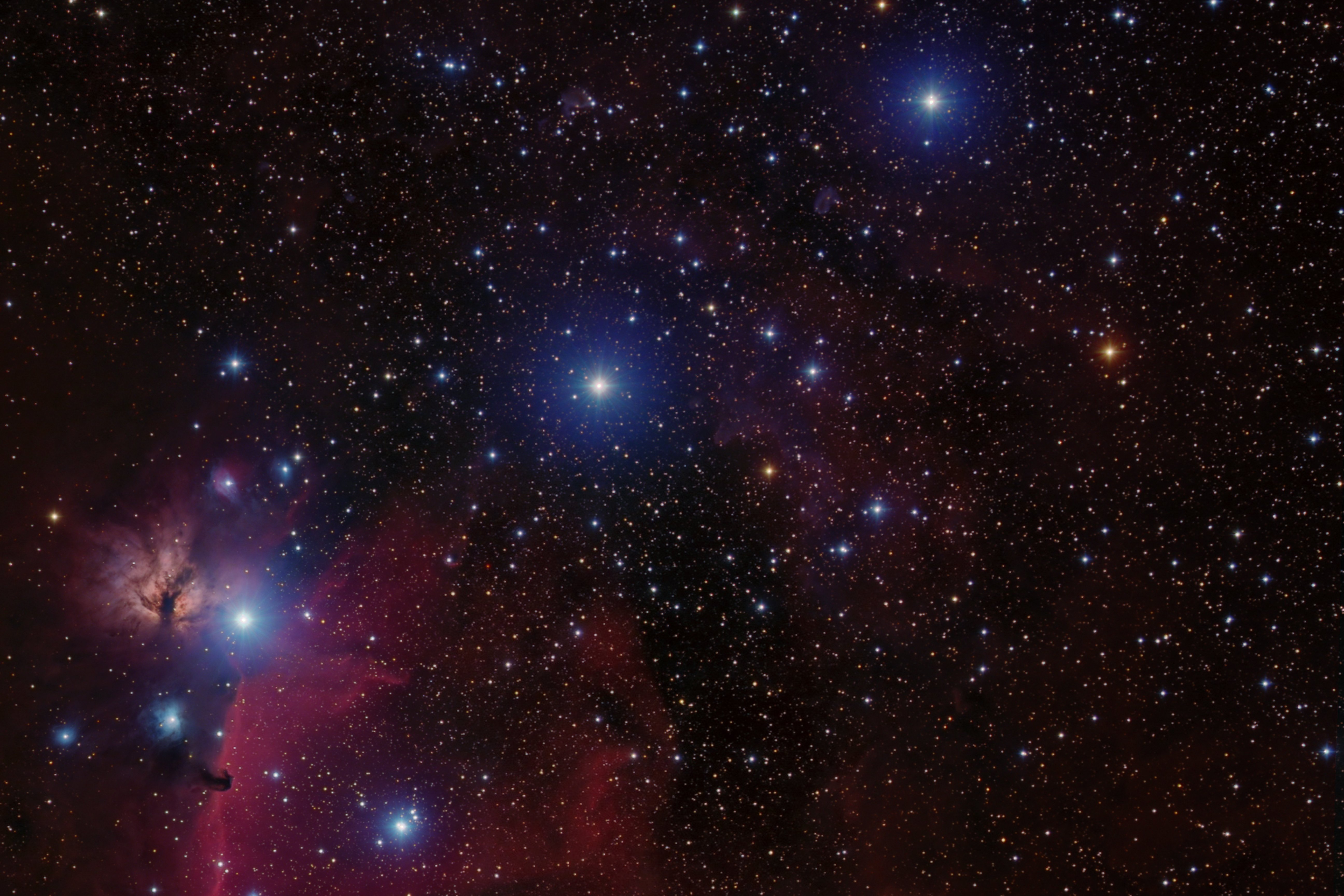 16 апреля космос. Туманность в созвездии Ориона. Галактика на поясе Ориона. Небула Созвездие Ориона. Пояс Ориона Созвездие.