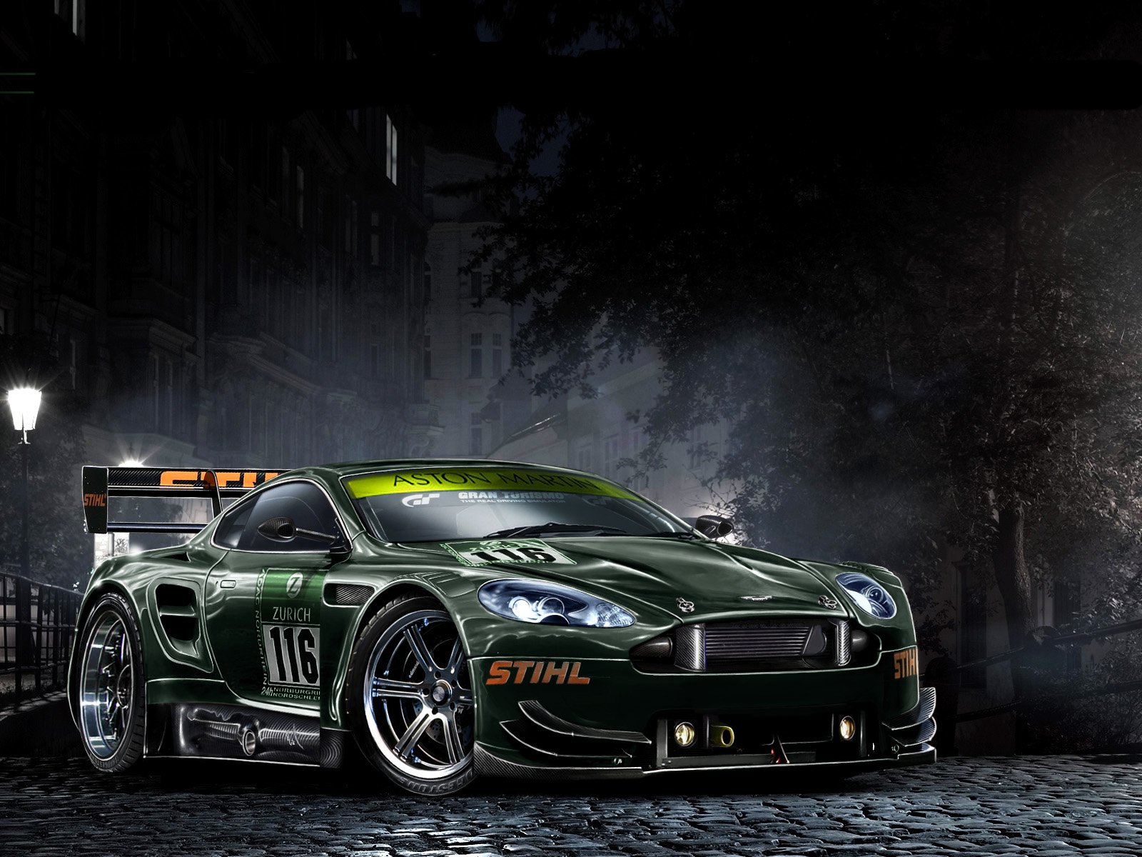 Aston Martin тюнингованный гоночный