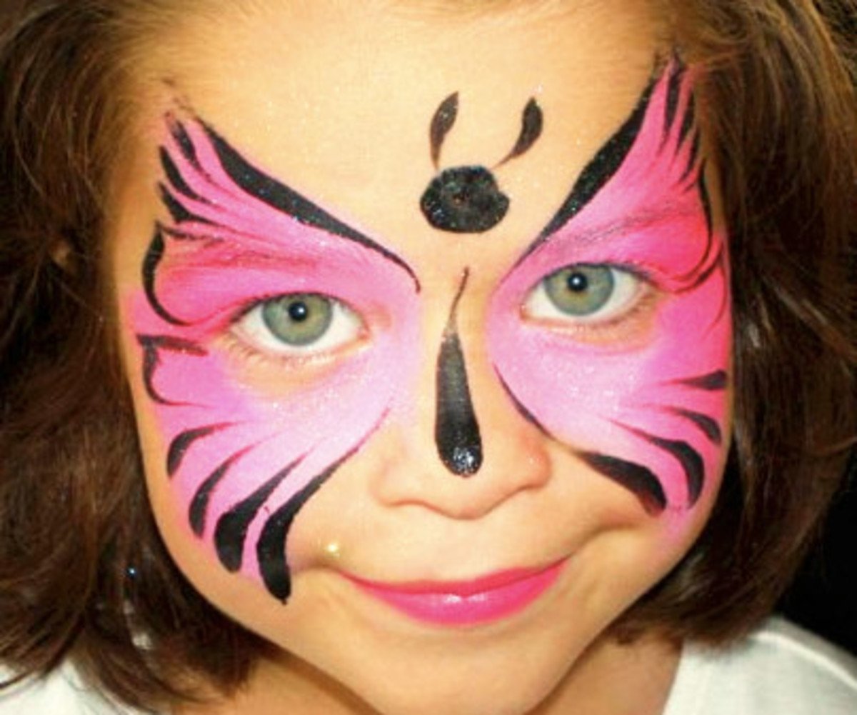 Рисунок бабочки на лице ребенка