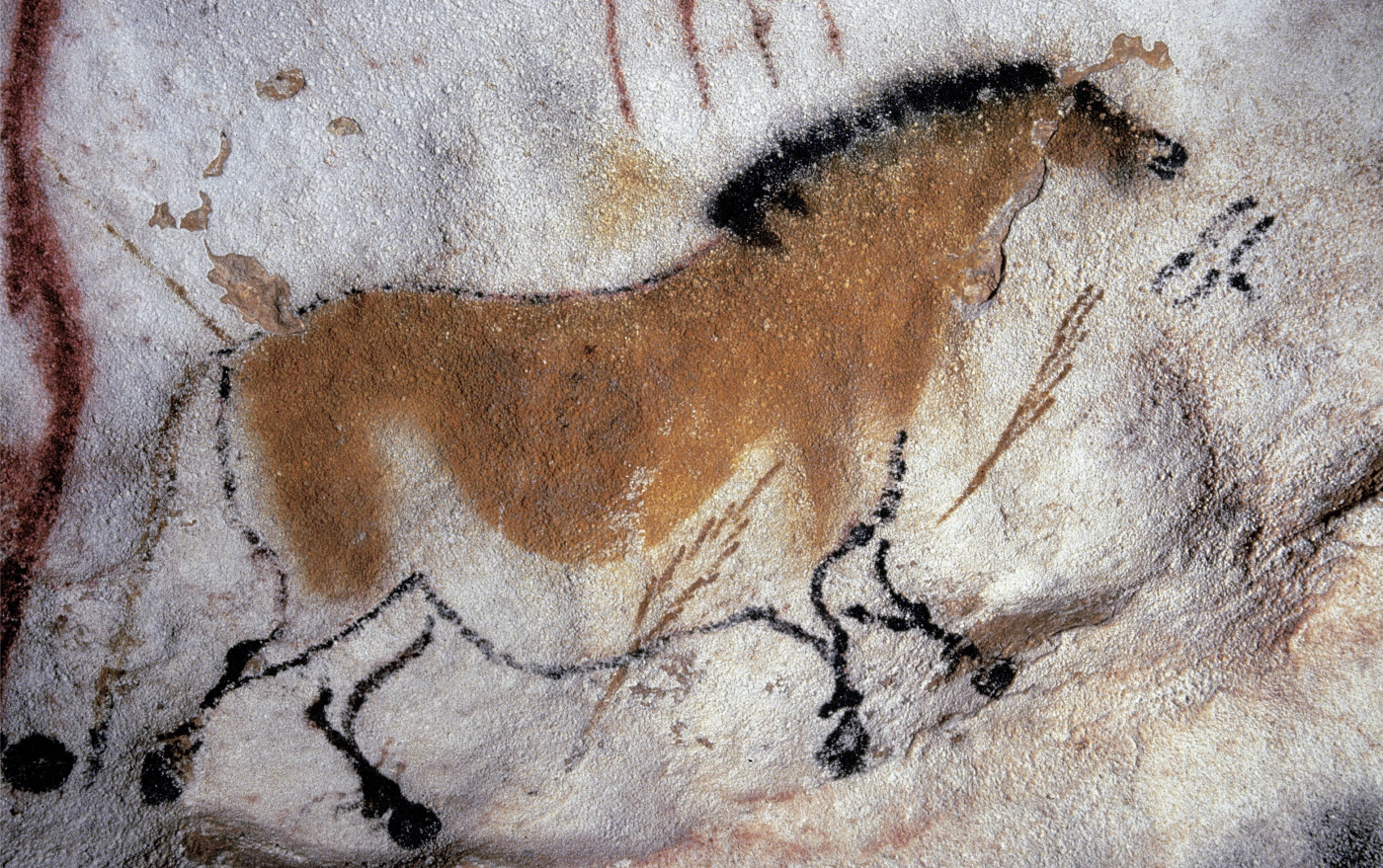 Рисуем людей на камнях. Пещера Ласко Наскальная живопись. Пещеры Альтамира и Ласко. Лошадь пещера Ласко Франция. Первобытная живопись пещера Ласко.