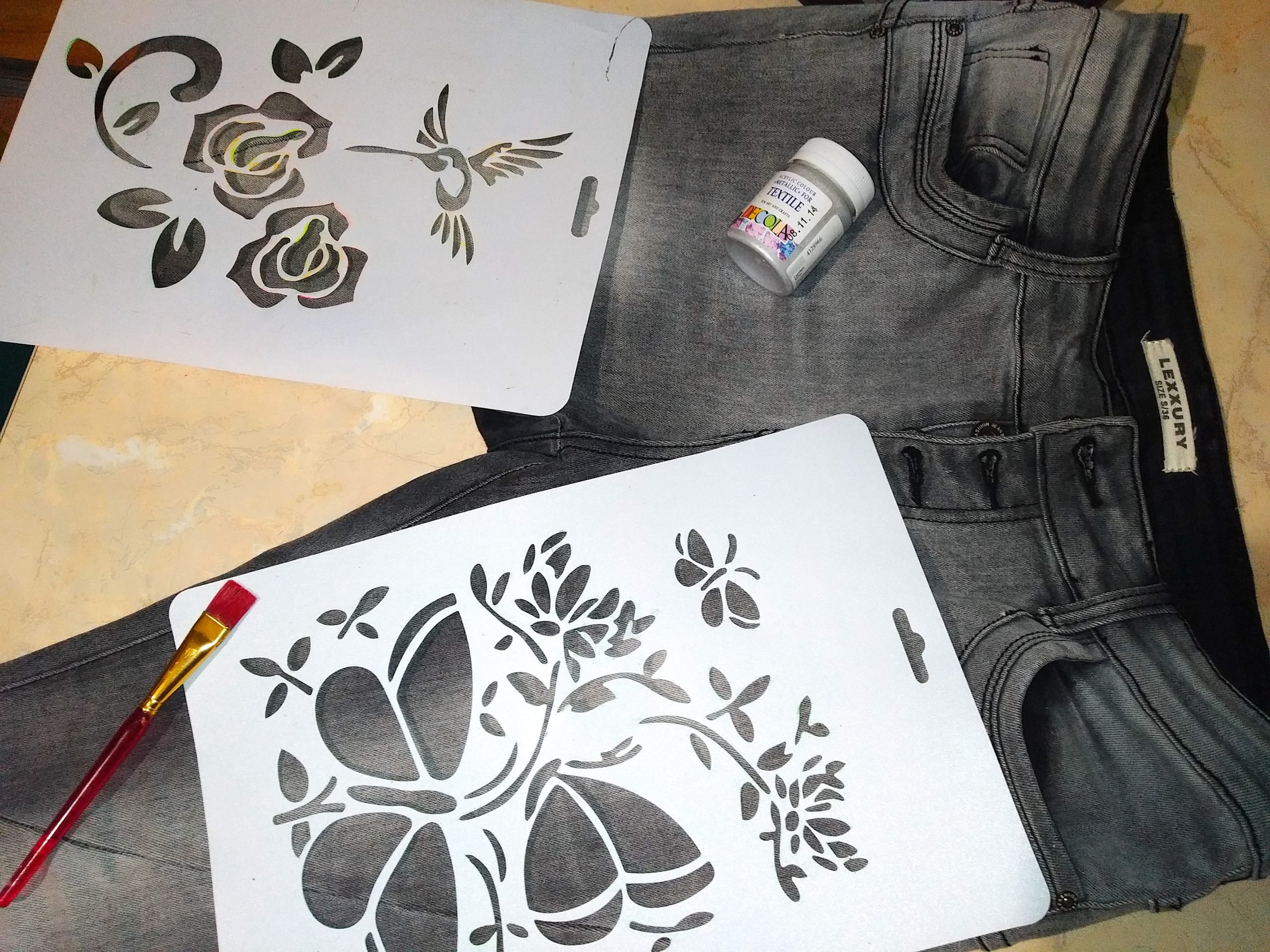 Рисование на джинсах акриловыми красками