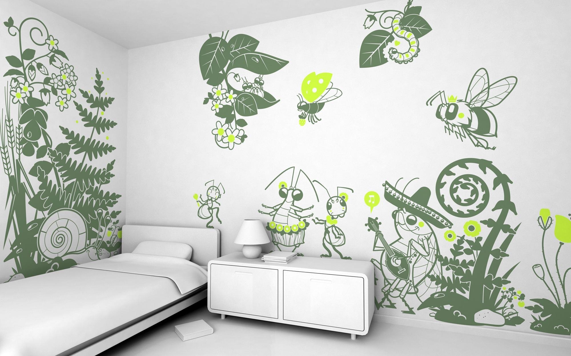 Рисунок на зеленой стене