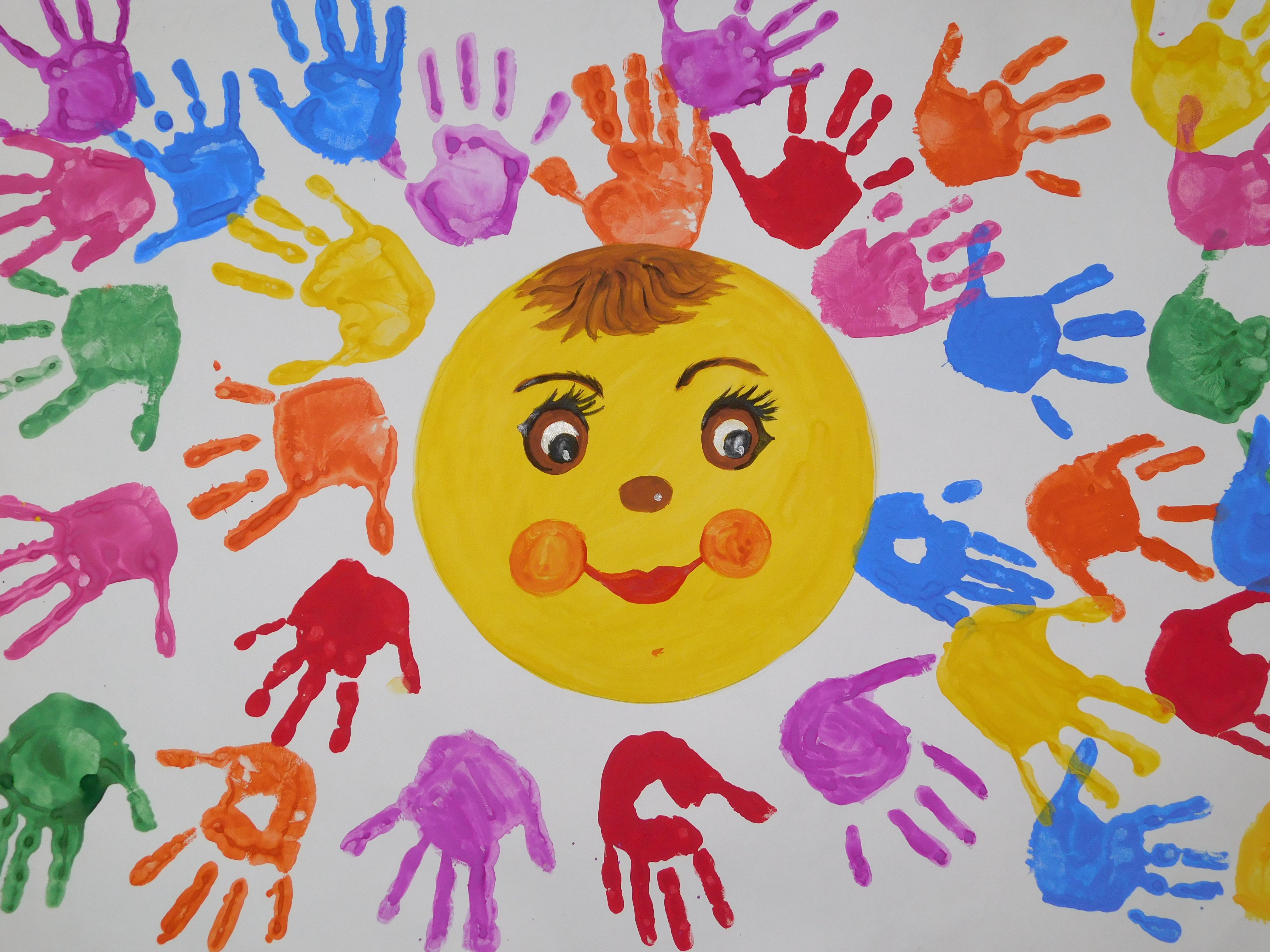 Рисование для детей разноцветные.ладошки