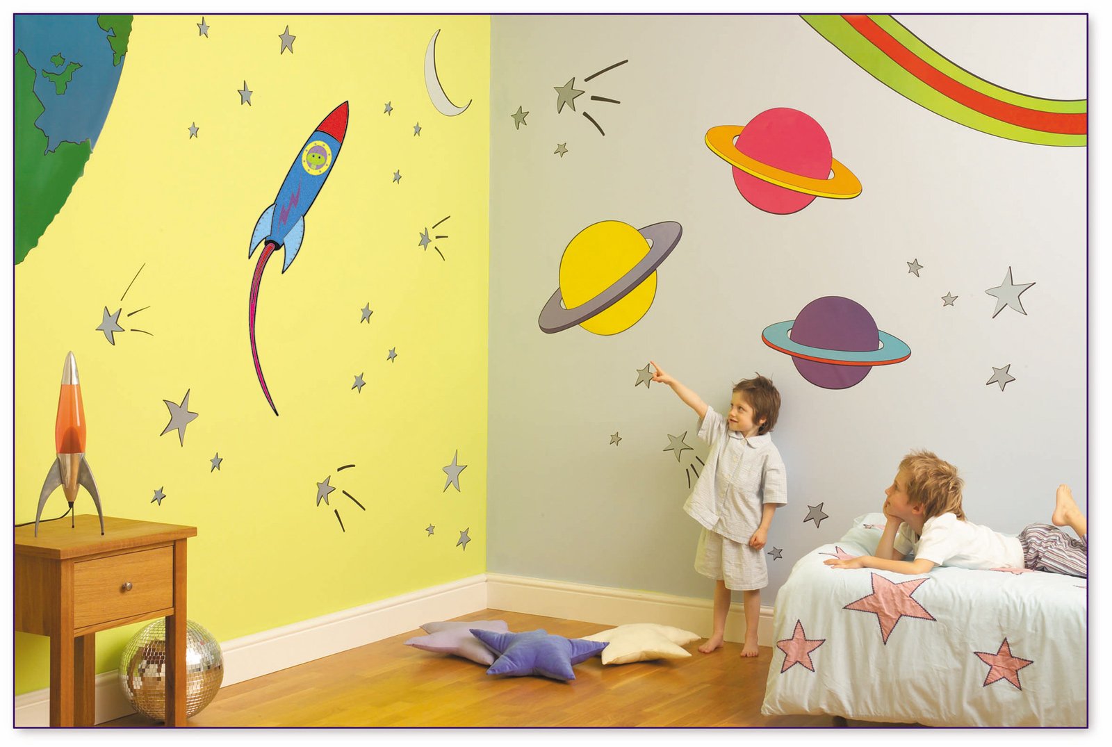 Разрисовать стены в спальне в детском саду