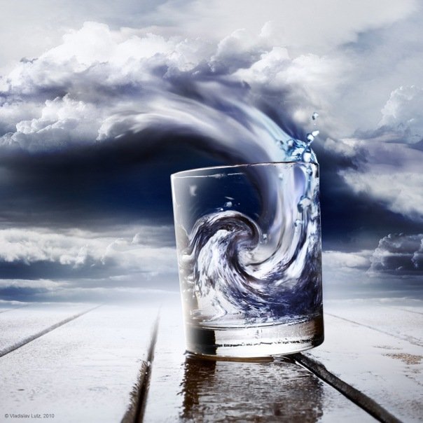 Фразеологизмы в стакане воды. Буря в стакане. Буря в стакане воды. Шторм в стакане воды. Иллюстрация к фразеологизму буря в стакане воды.