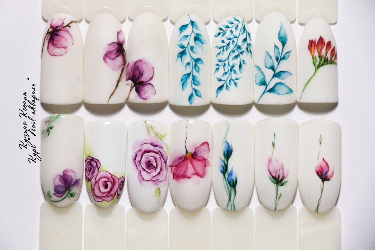 Цветы акварелью на ногтях