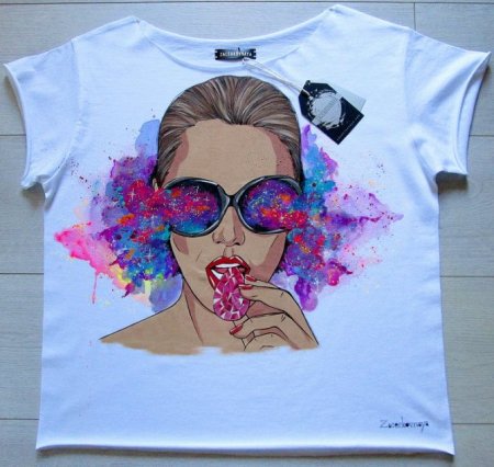 Портреты на футболках красками