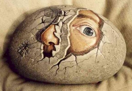 Объёмная роспись на камнях