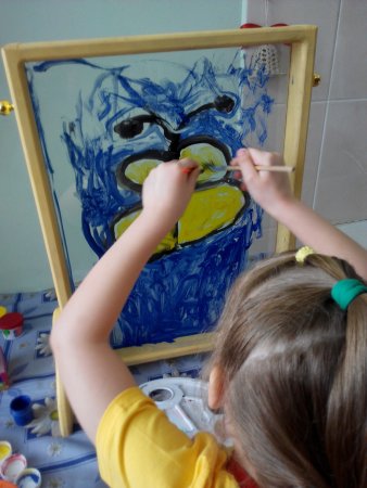 Рисование на стекле в детском саду