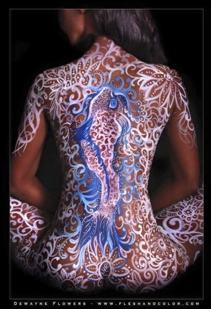 Интересный бодиарт