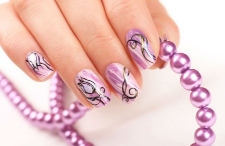 Красивый маникюр с рисунком
