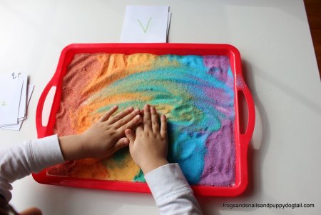 Рисование цветной солью