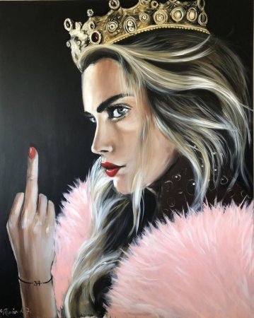 Девушка в короне арт