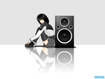 Девушка с колонкой