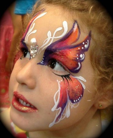 Арт макияж на лице у ребёнка