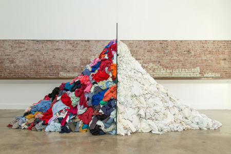 Картина граффити черно белое с красным