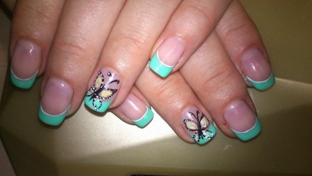 Цветной французский маникюр с бабочкой