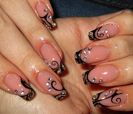 Наращивание ногтей черный френч