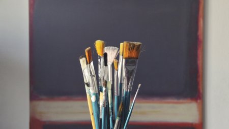 Кисти и краски