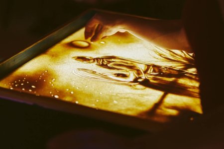 Рисование песком