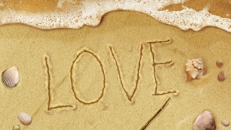 Надпись на песке