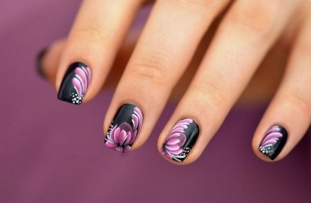 Маникюр с росписью