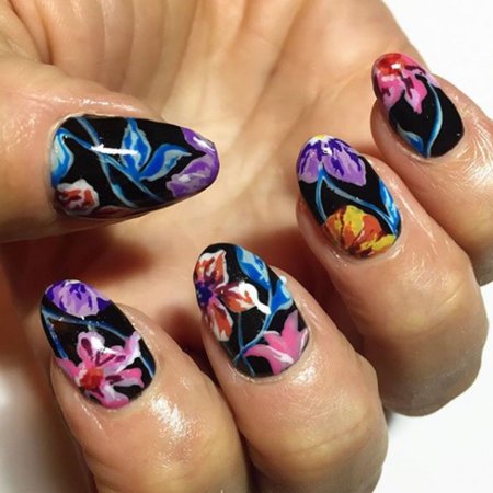 Маникюр абстракция