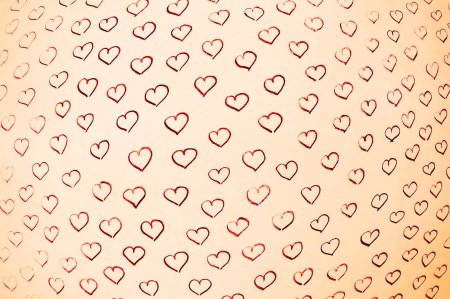 Бежевый фон с сердечками
