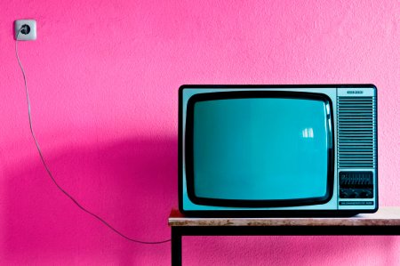 Розовый телевизор