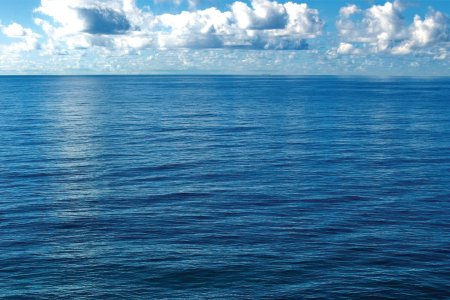 Поверхность моря