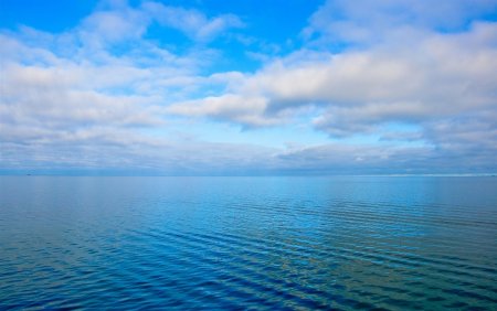 Атлантический океан штиль