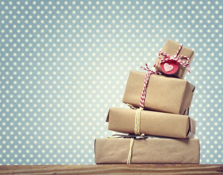 Подарок бежевый