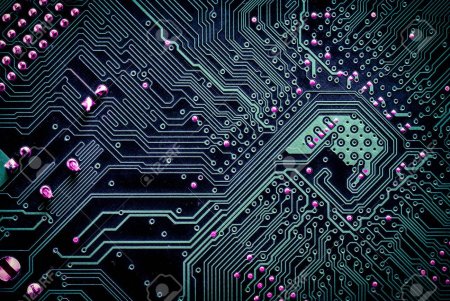 Черная микросхема на плате