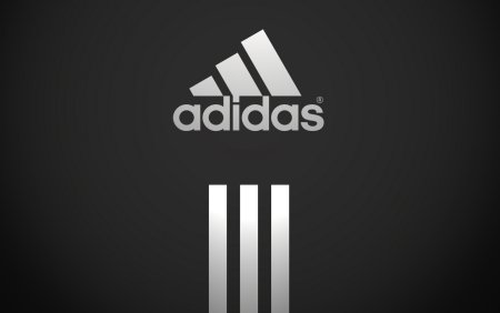 Адидас на черном фоне