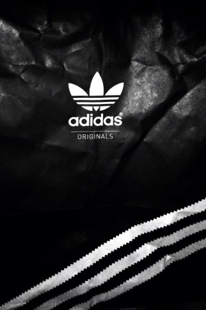 Адидас логотип черный