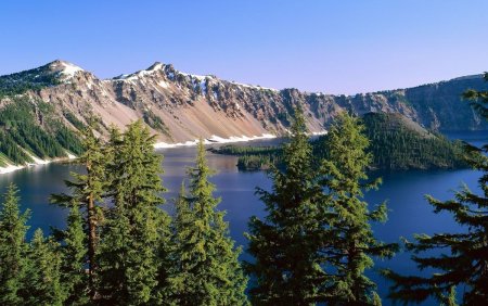 Скалистые горы Байкала